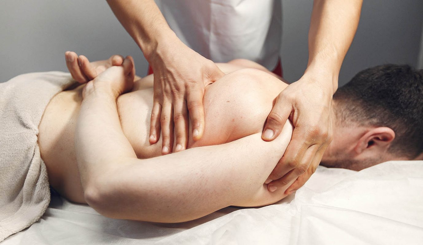 Sports massage therapy for athletes injury prevention Livadeia